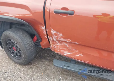 2024 Toyota Tundra Hybrid Trd Pro 4Wd z USA, uszkodzony, nr VIN 5TFPC5DB8RX054584